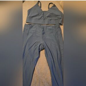 Old Navy Women's Blue Leggings and Top Set